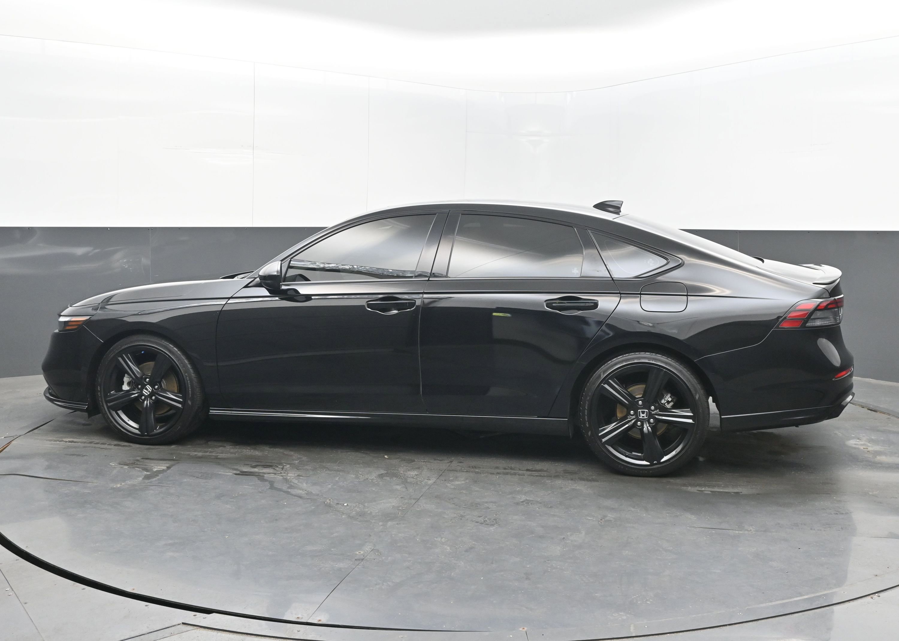 Used 2023 Honda Accord Sport image 5