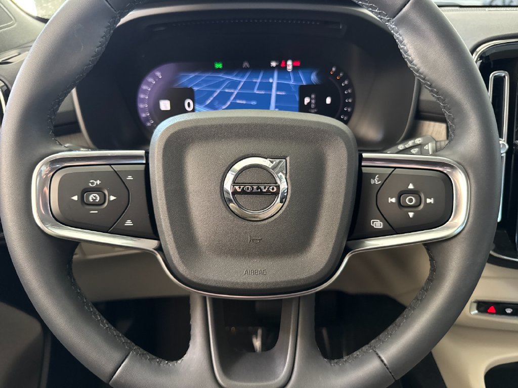Certified 2024 Volvo XC40 B5 Ultimate w/ Protection Package Premier AWD/4WD image 23