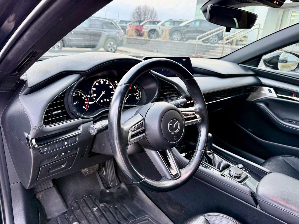 Used 2020 MAZDA MAZDA3 Premium image 8