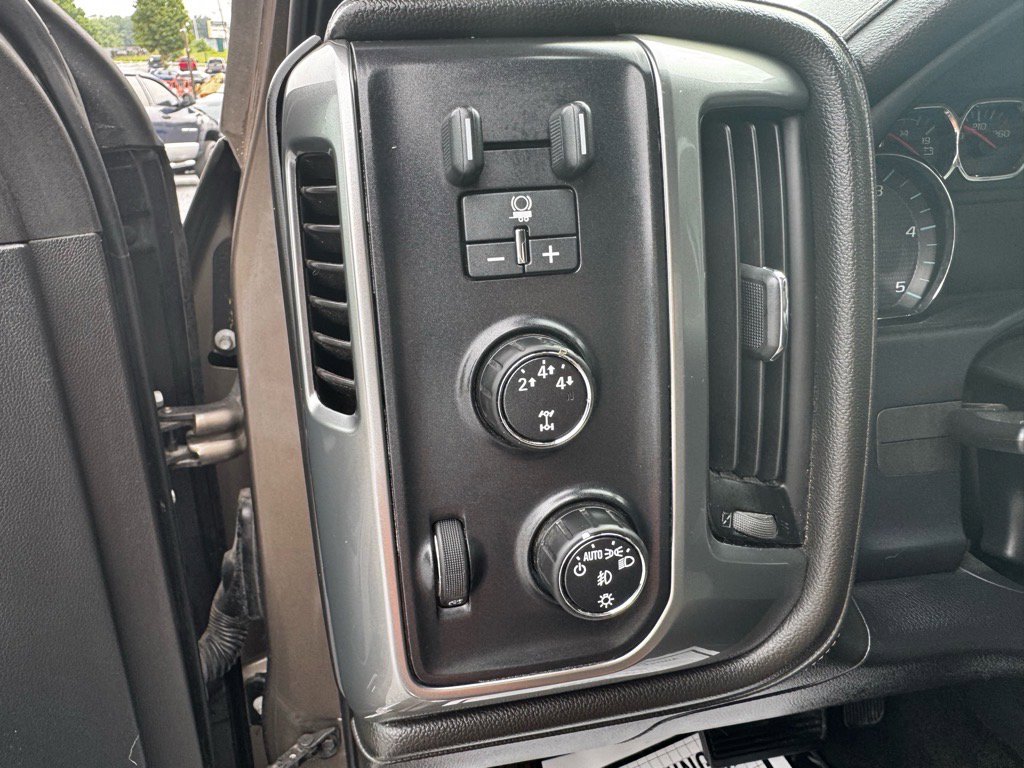 Used 2015 Chevrolet Silverado 3500 LTZ w/ LTZ Plus Package image 29