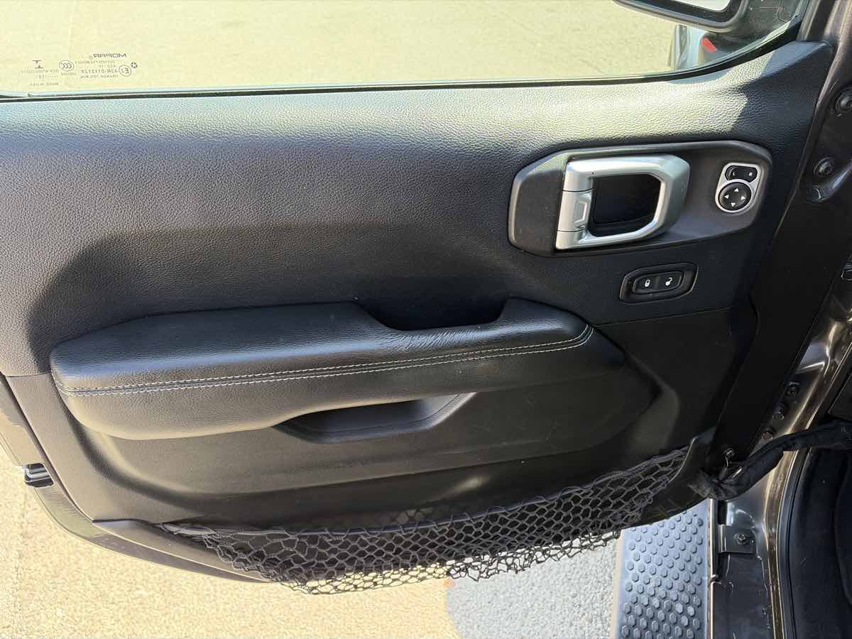 Used 2019 Jeep Wrangler Unlimited Sahara AWD/4WD image 7
