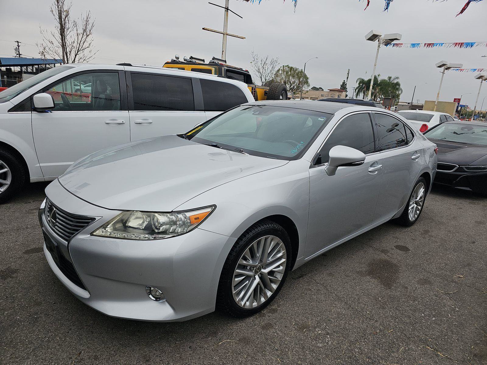 Used 2015 Lexus ES 350 w/ Ultra Luxury Package image 3