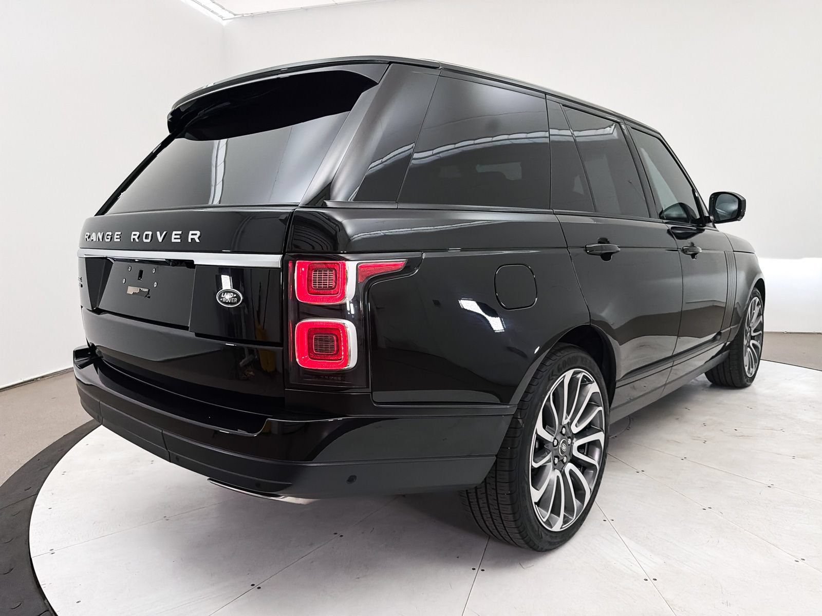Used 2020 Land Rover Range Rover HSE AWD/4WD image 18