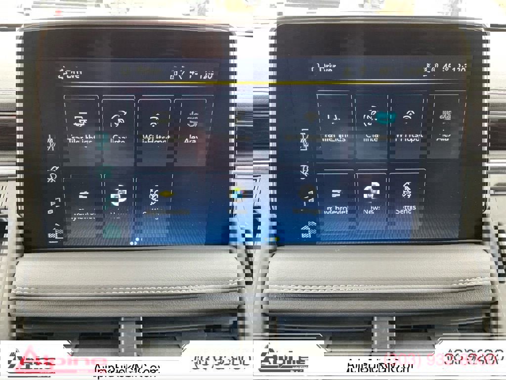 Used 2024 Chevrolet Tahoe Z71 w/ Luxury Package AWD/4WD image 17