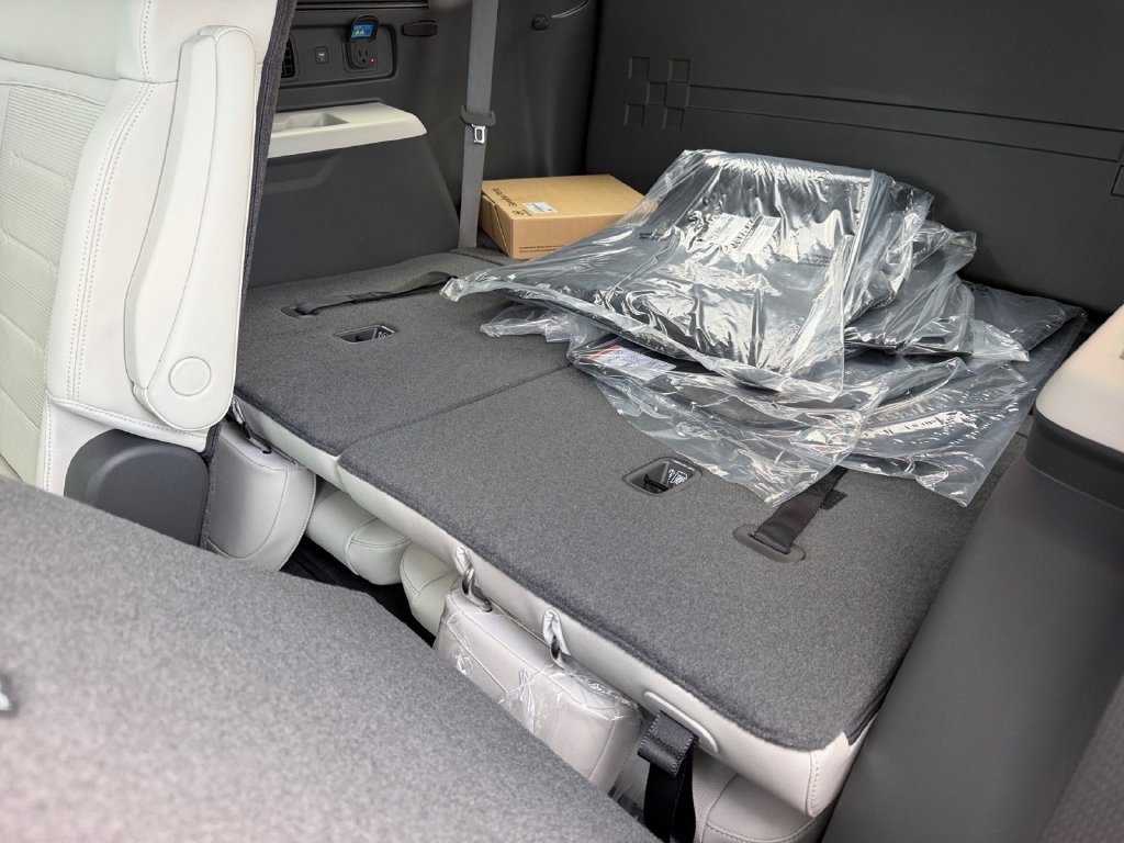 New 2027 Hyundai Santa Fe Limited AWD/4WD image 13