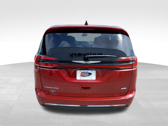 New 2026 Chrysler Pacifica Select AWD/4WD image 4