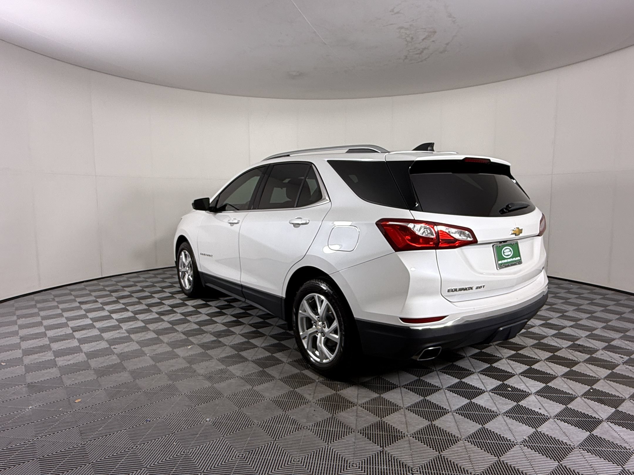 Used 2020 Chevrolet Equinox LT FWD image 3