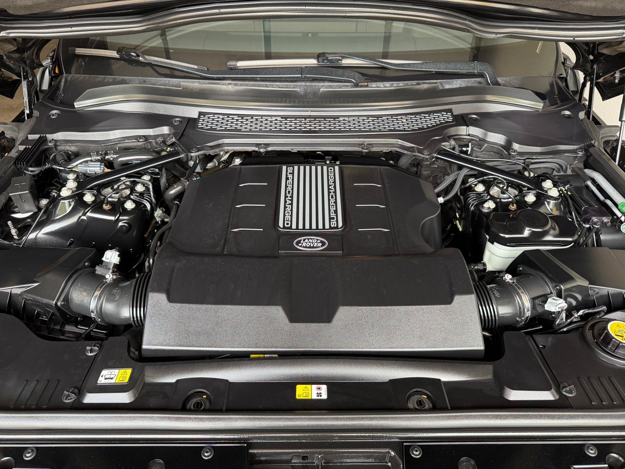 Used 2016 Land Rover Range Rover Supercharged AWD/4WD image 19