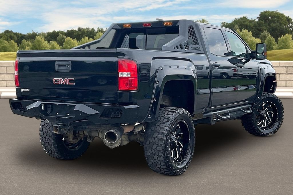 Used 2019 GMC Sierra 2500 Denali w/ Suspension Package, Off-Road AWD/4WD image 12