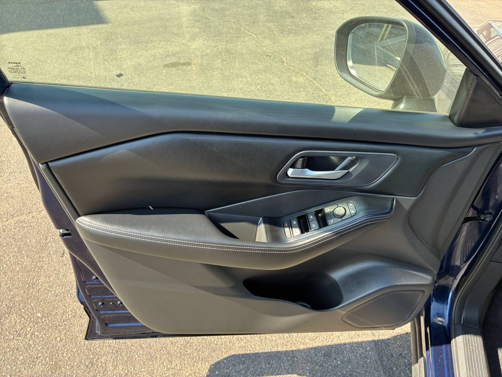 Used 2025 Nissan Rogue SV AWD/4WD image 18