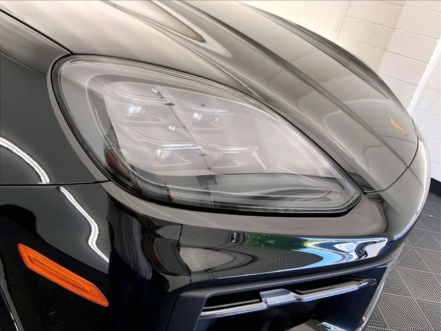 Used 2025 Porsche Cayenne S AWD/4WD image 10