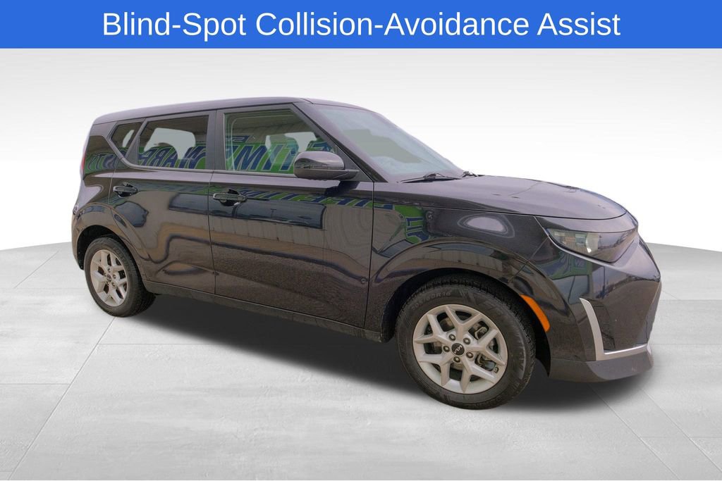 Used 2023 Kia Soul LX w/ LX Technology Package image 10