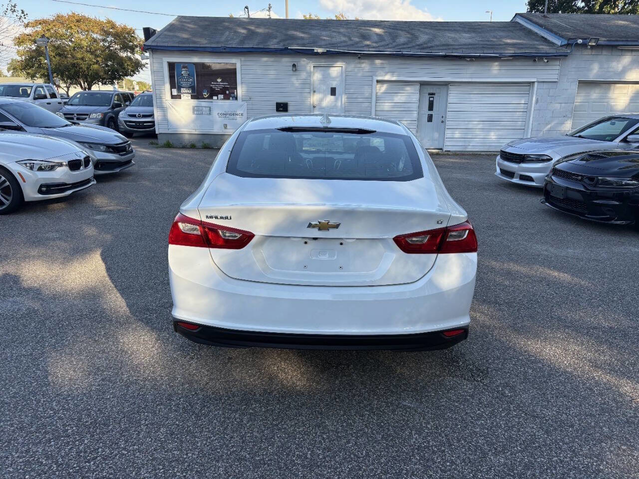 Used 2018 Chevrolet Malibu LT FWD image 5