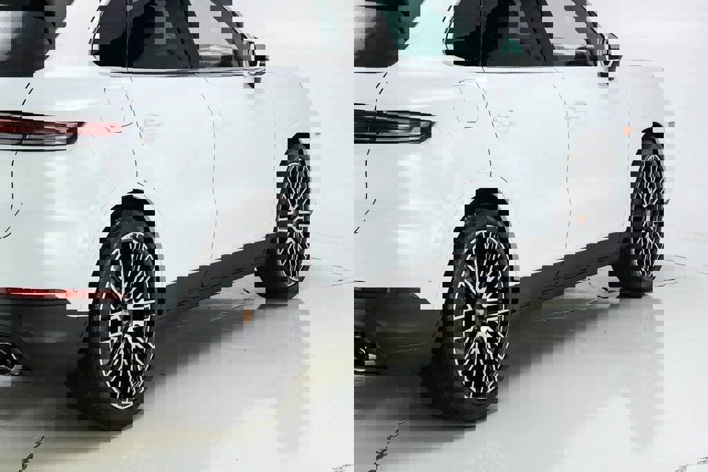 New 2026 Porsche Cayenne S image 19