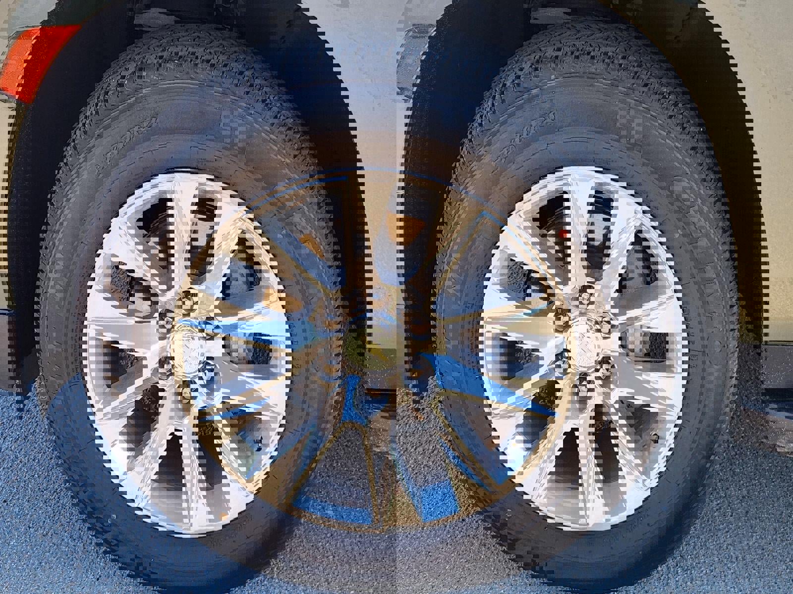 Used 2023 Chevrolet Suburban Premier image 31