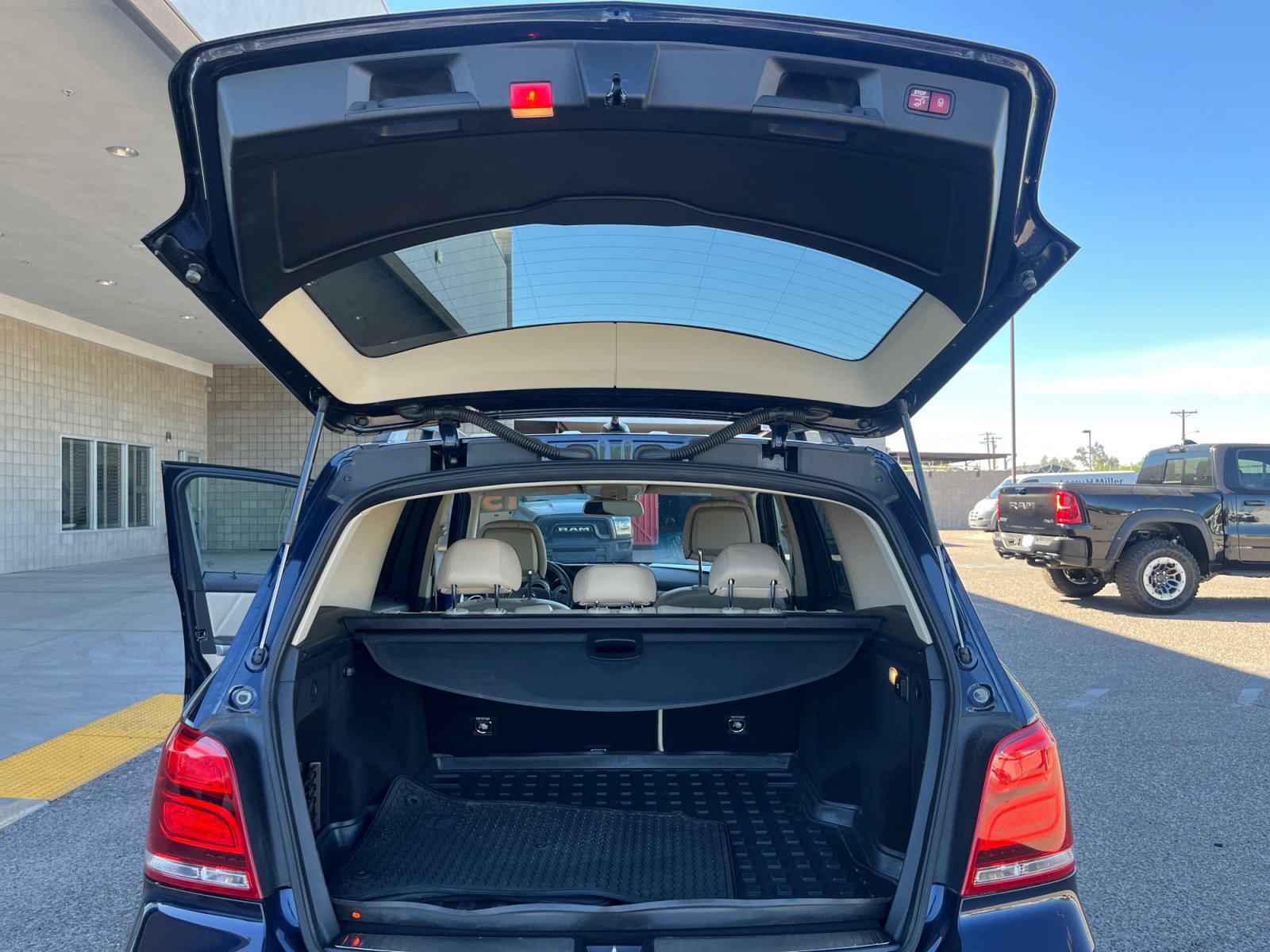 Used 2015 Mercedes-Benz GLK 250 BlueTEC 4MATIC image 34