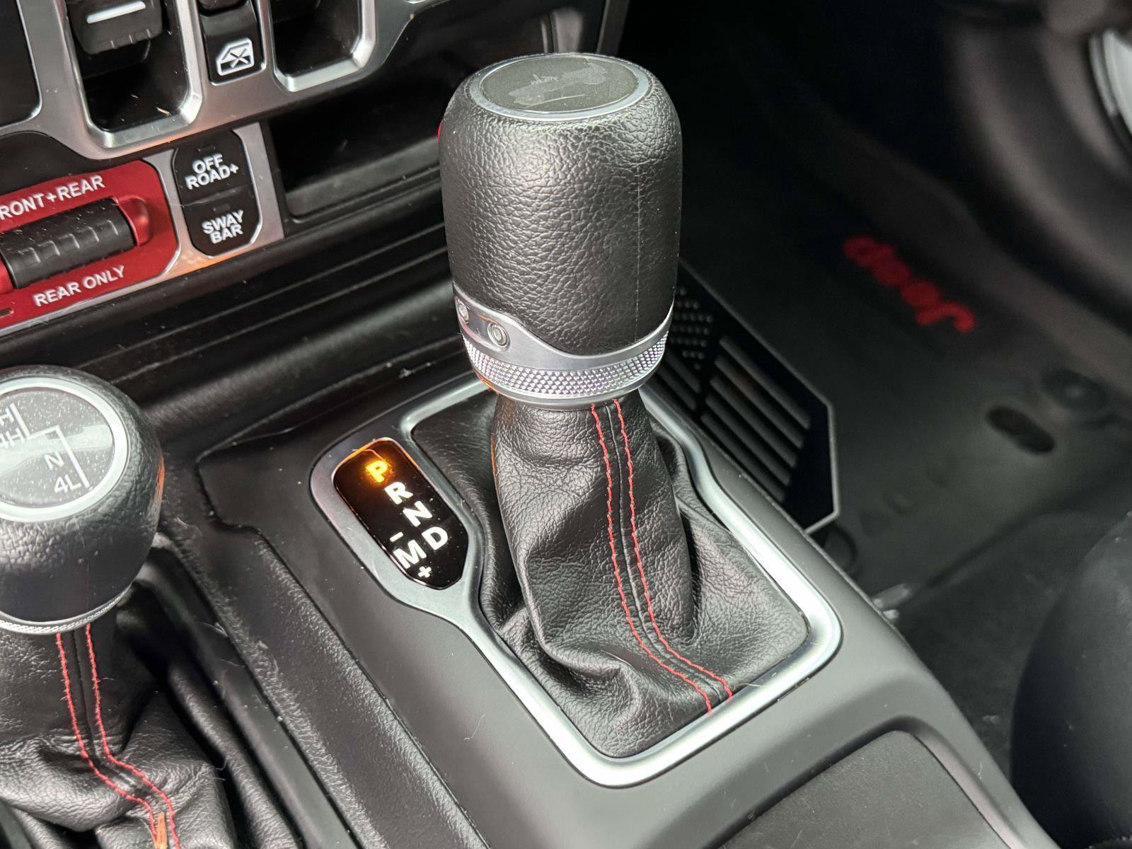 Used 2023 Jeep Wrangler Unlimited Rubicon w/ Cold Weather Group AWD/4WD image 7