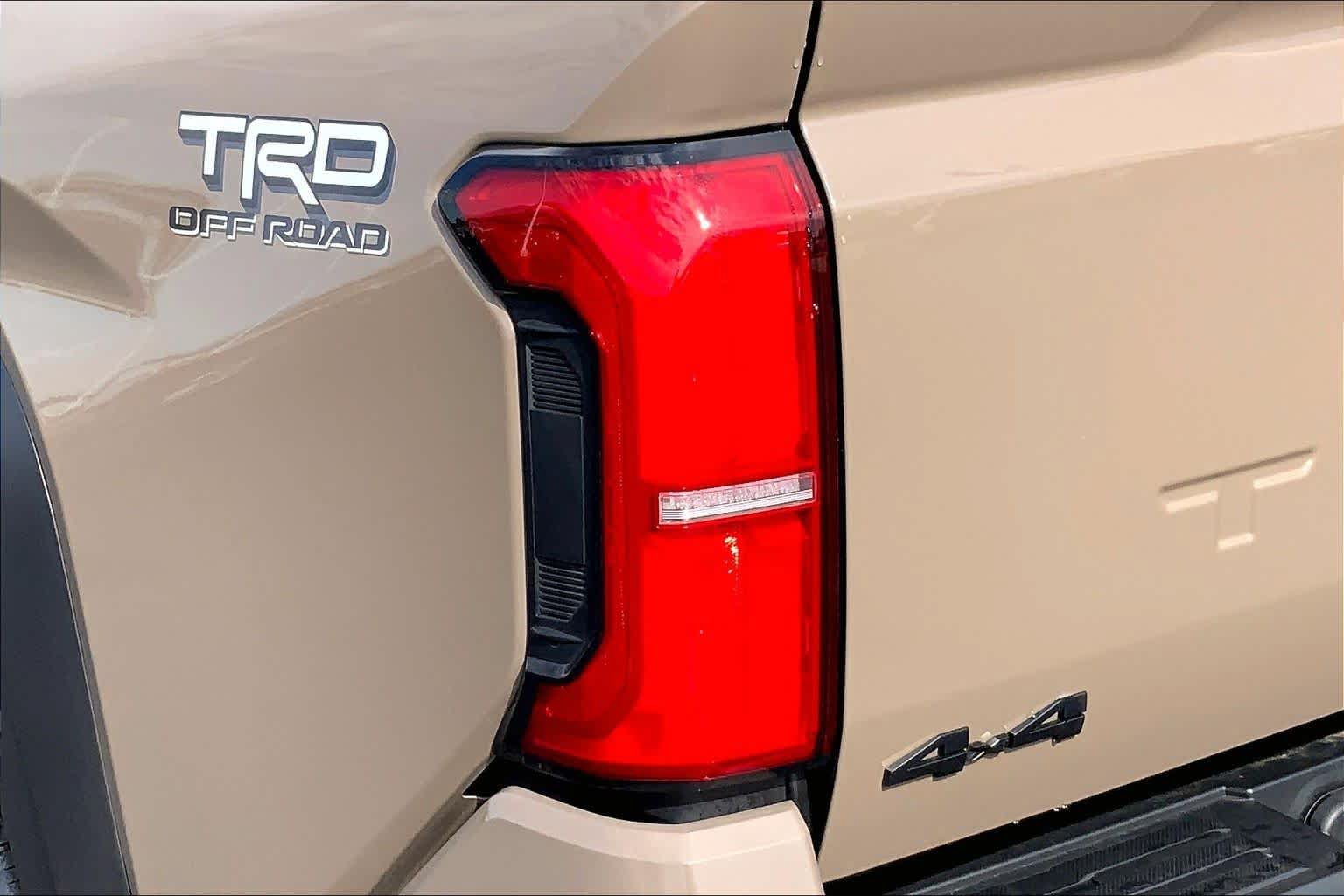 Used 2026 Toyota Tacoma TRD Off-Road w/ TRD Off Road Upgrade Package AWD/4WD image 29