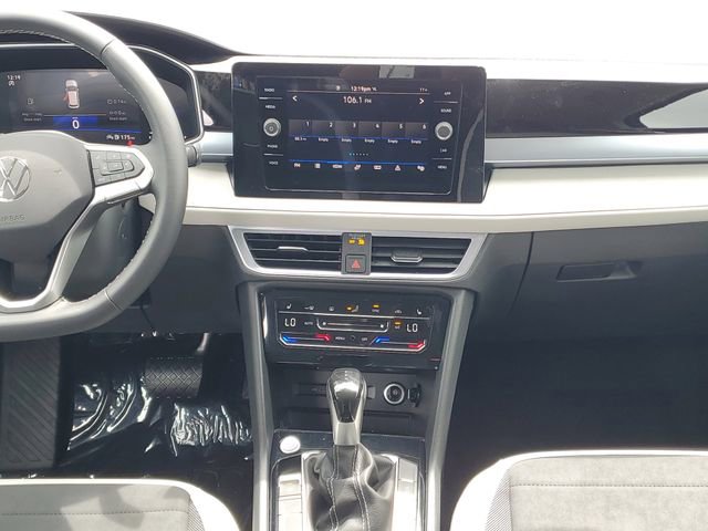 New 2025 Volkswagen Taos SE image 24