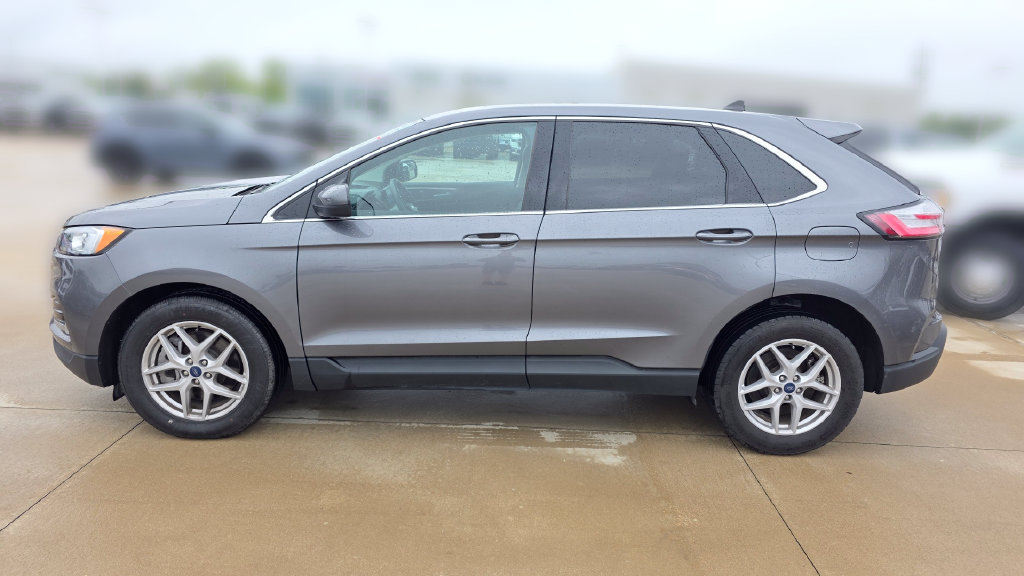 Used 2022 Ford Edge SEL w/ Convenience Package AWD/4WD image 2