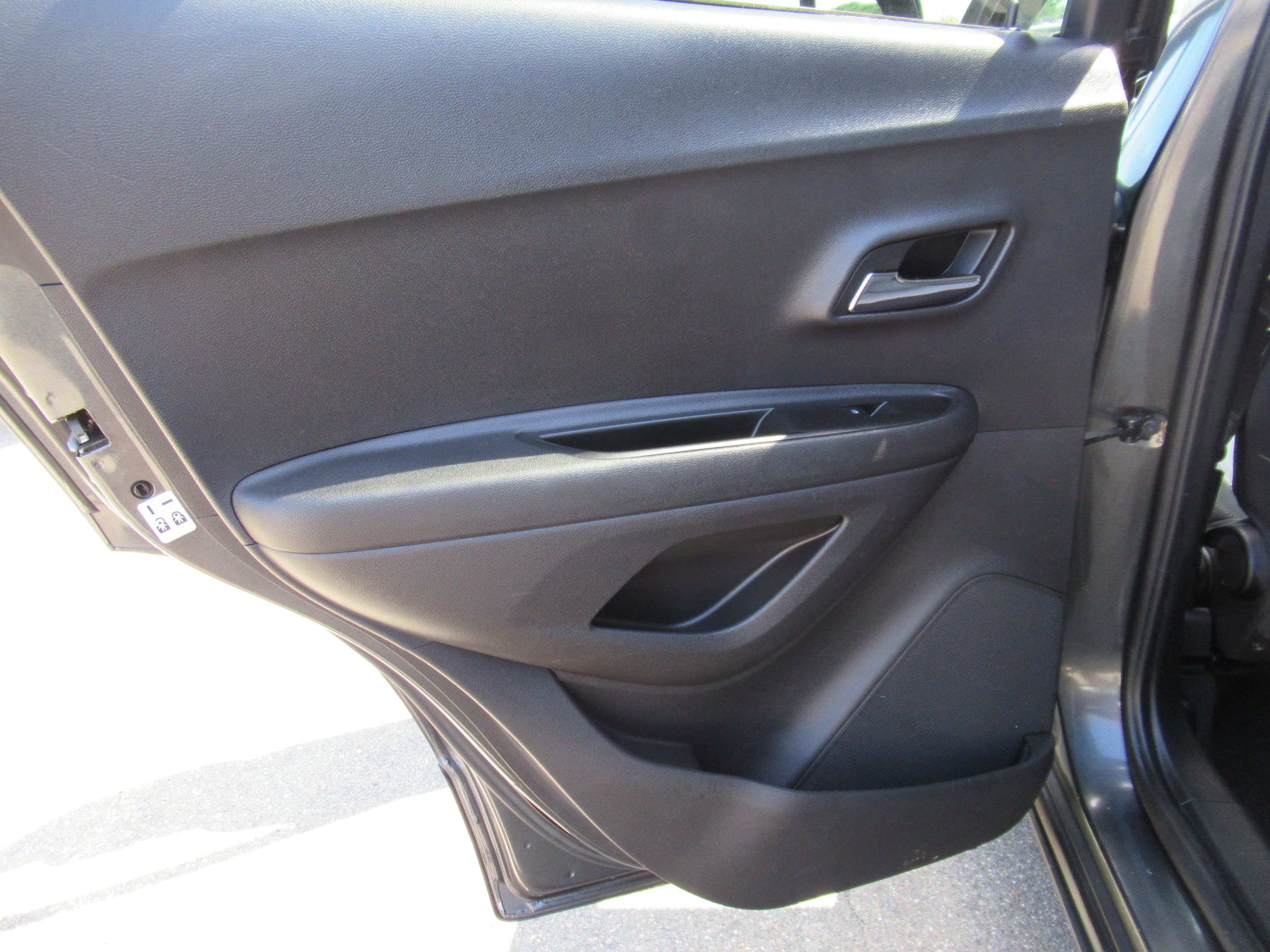 Used 2020 Chevrolet Trax LT FWD image 11