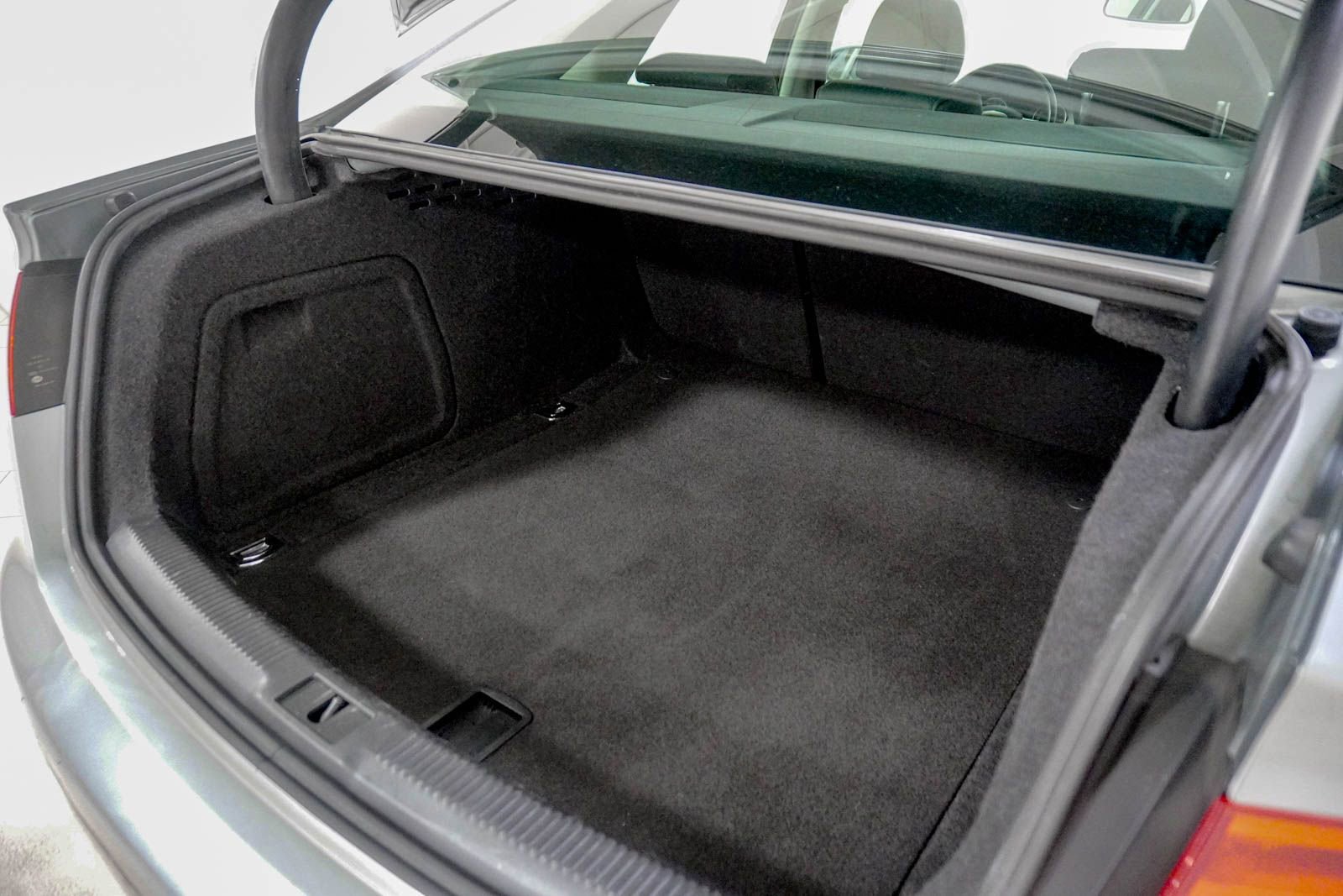 Used 2010 Audi A4 2.0T Premium image 8