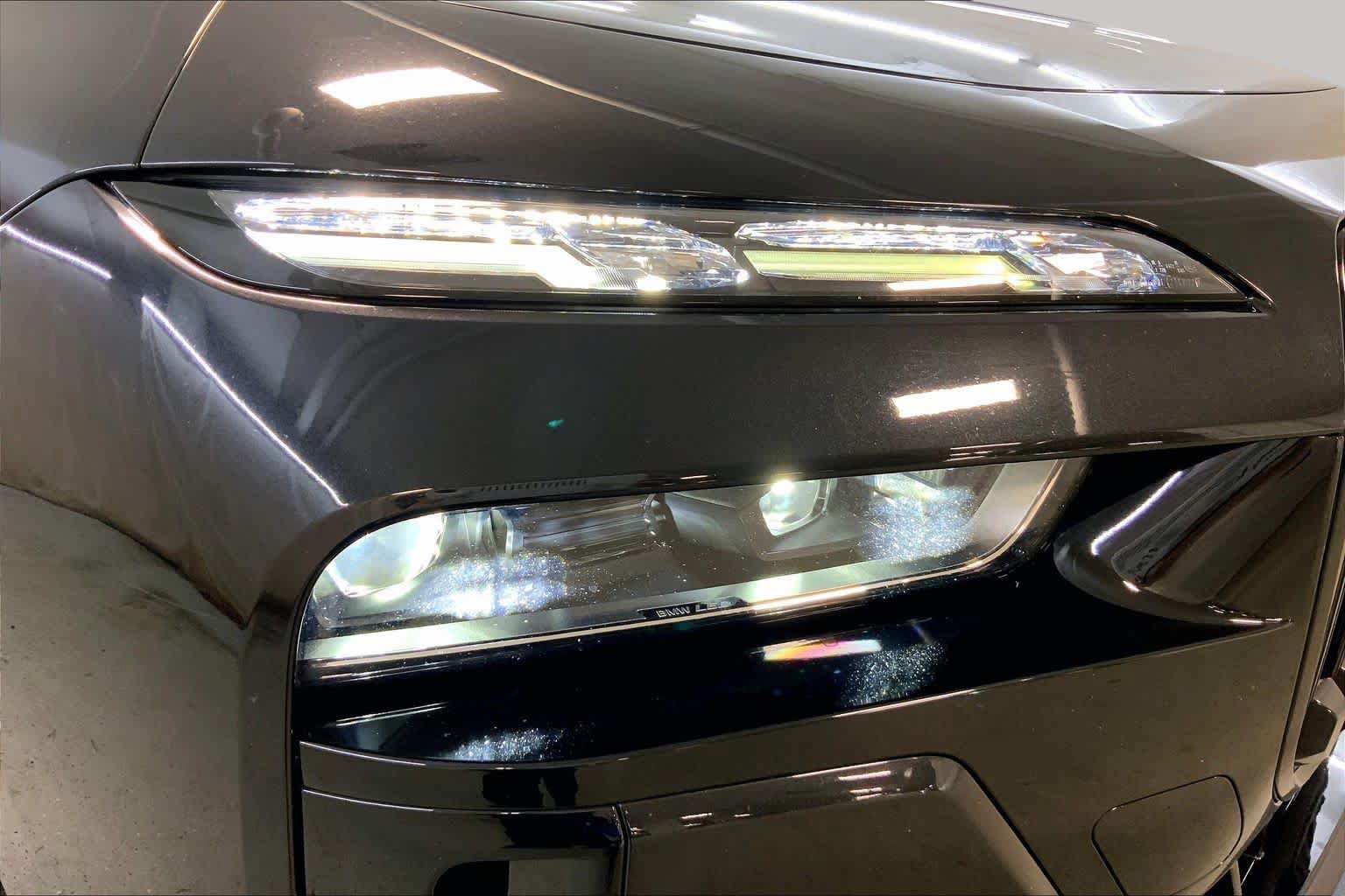 Used 2024 BMW i7 xDrive60 w/ Executive Package AWD/4WD image 27
