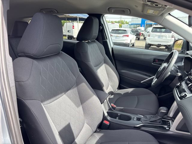 Used 2025 Toyota Corolla Cross LE AWD/4WD image 38
