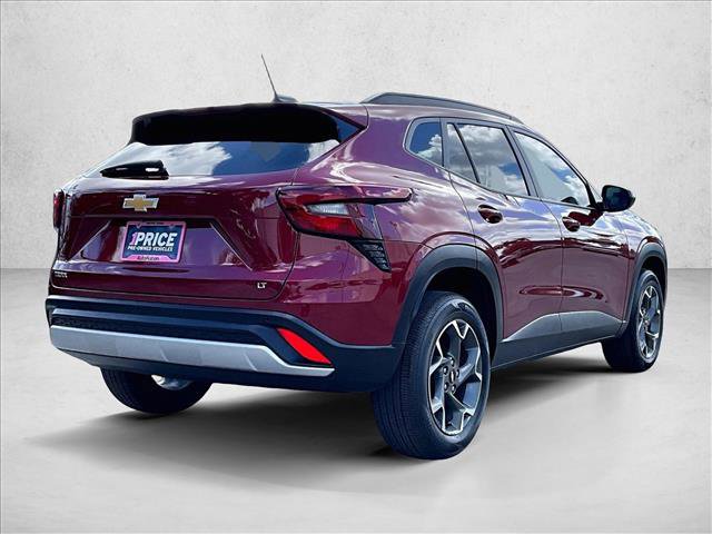 Certified 2025 Chevrolet Trax LT w/ Driver Confidence Package image 2