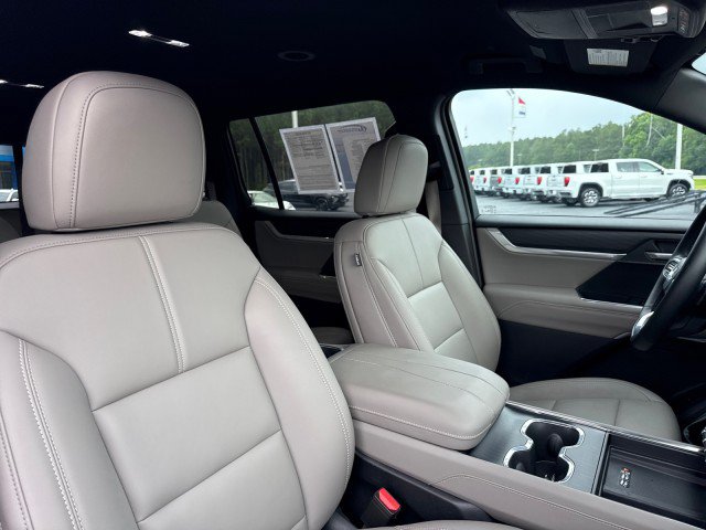 Used 2026 GMC Acadia Elevation w/ Elevation Premium Package FWD image 11