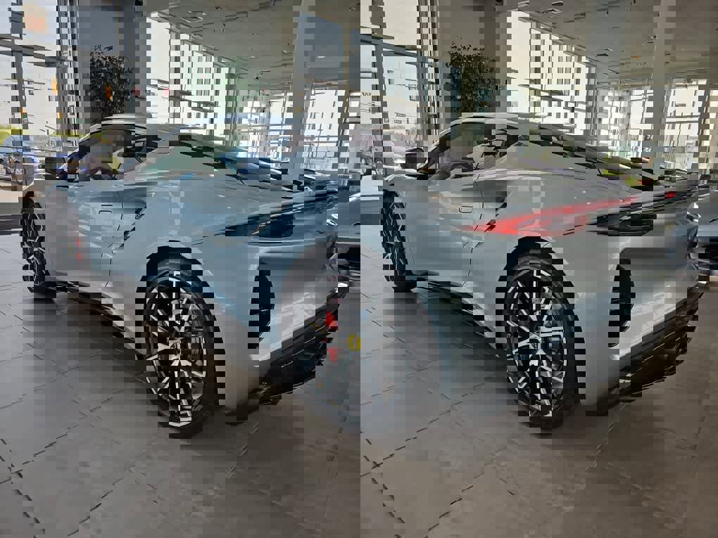 New 2025 Lotus Emira image 3