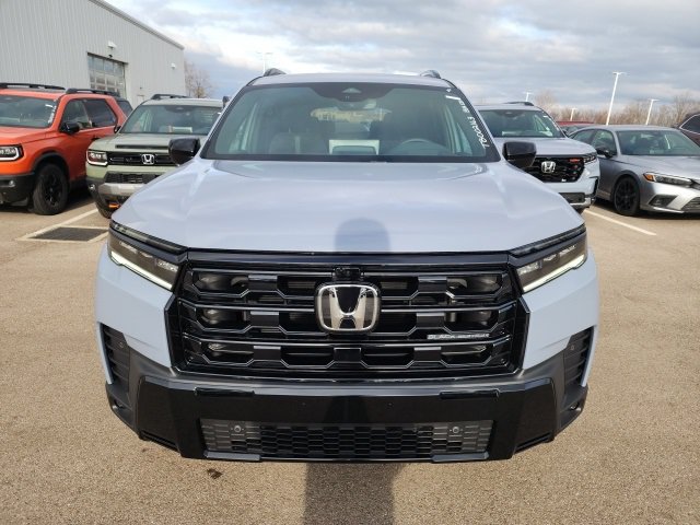 New 2026 Honda Pilot Black Edition image 2