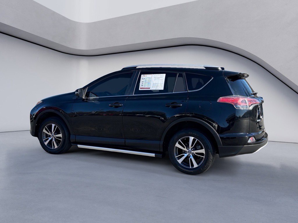 Used 2016 Toyota RAV4 XLE image 3