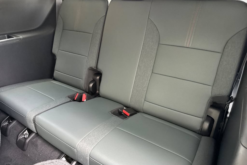 New 2027 GMC Acadia AT4 w/ Luxury Package AWD/4WD image 16