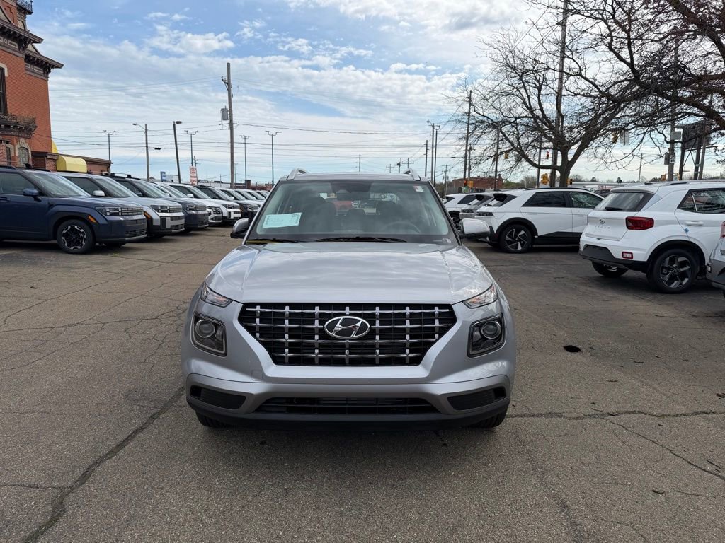 New 2026 Hyundai Venue SEL FWD image 2