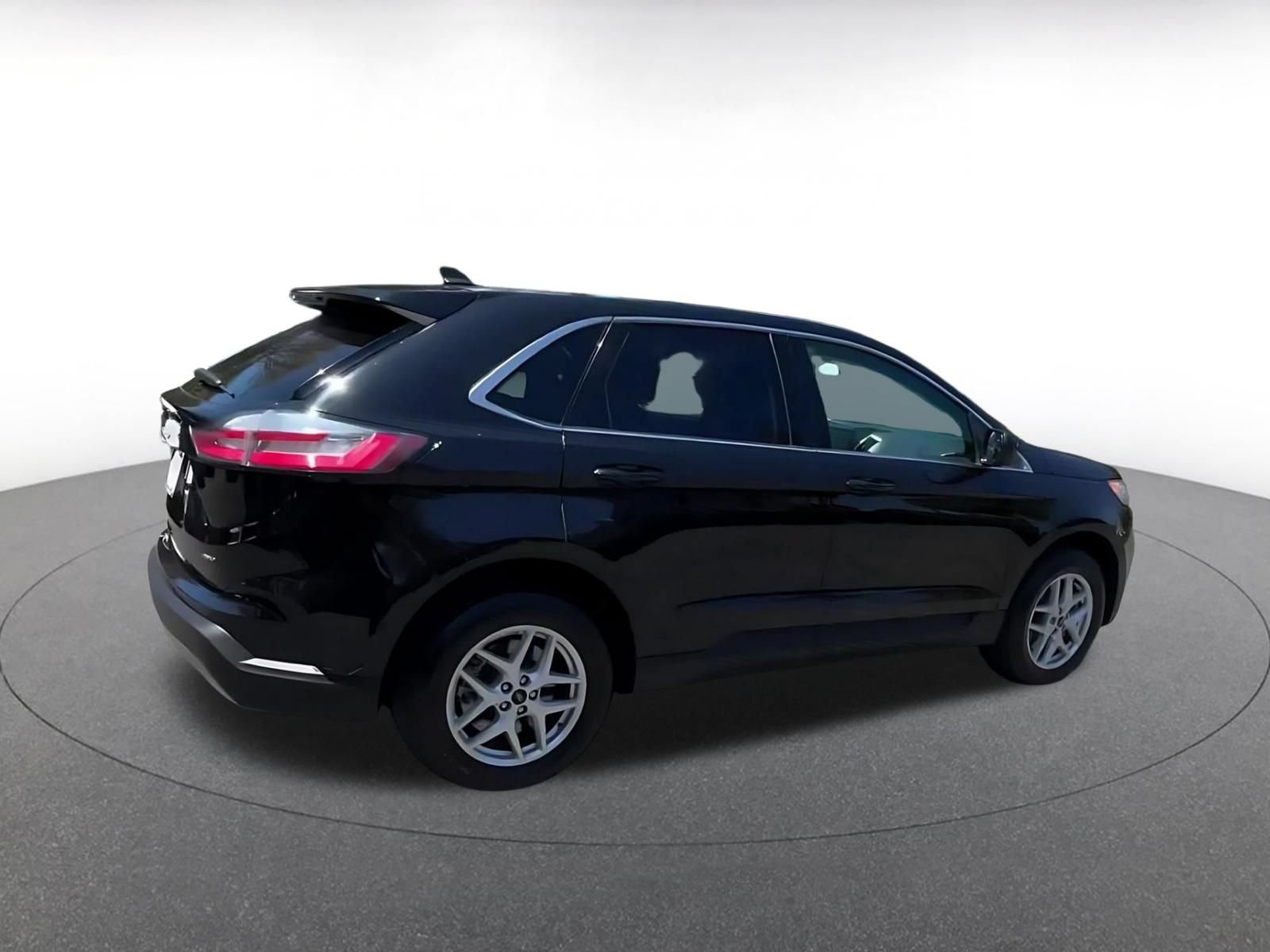 Used 2024 Ford Edge SEL AWD/4WD image 12