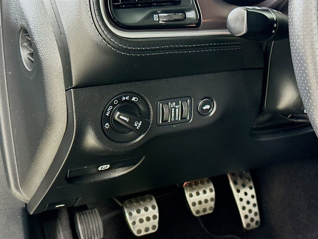 Used 2022 Dodge Challenger R/T Scat Pack w/ Shaker Package image 12