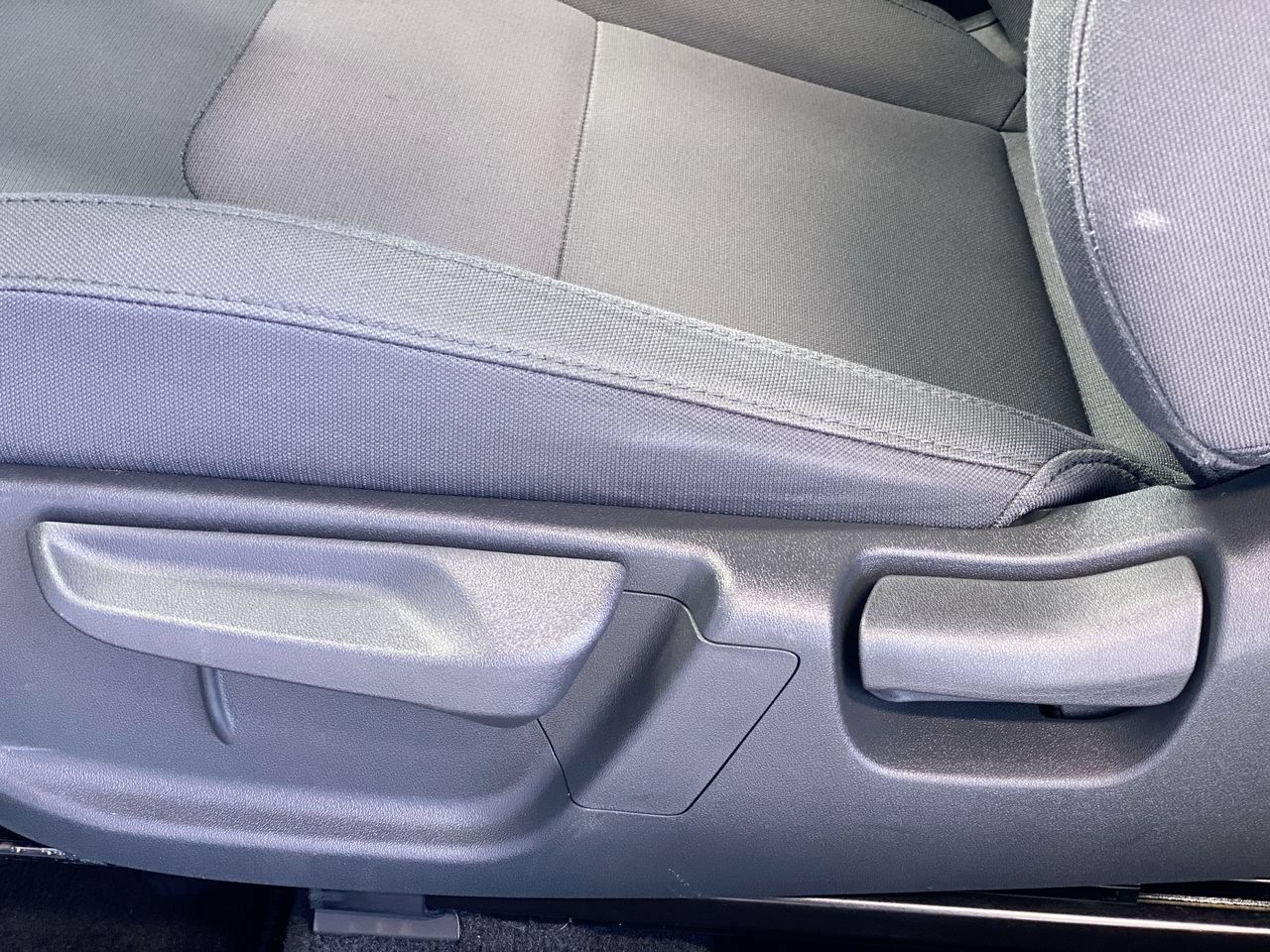 Certified 2025 Kia Niro LX FWD image 17