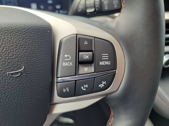 Used 2025 Ford Explorer Active w/ Active Comfort Package RWD image 6