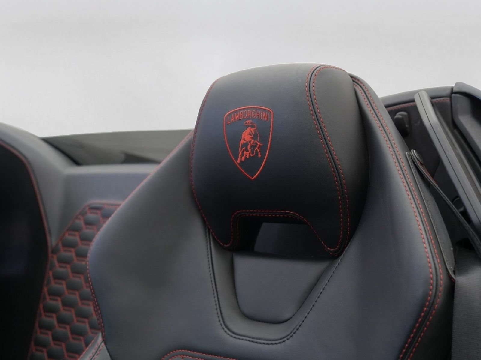 Used 2017 Lamborghini Huracan LP 580-2 RWD image 12