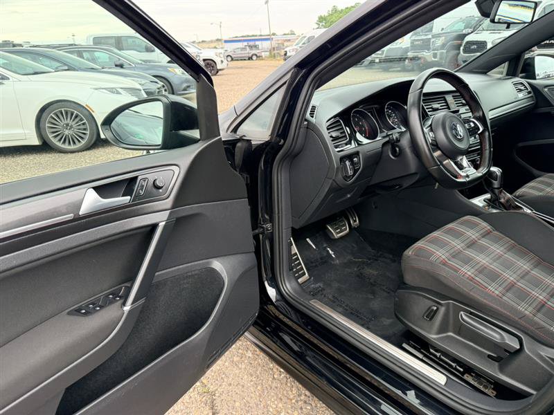 Used 2020 Volkswagen Golf 4-Door FWD image 21
