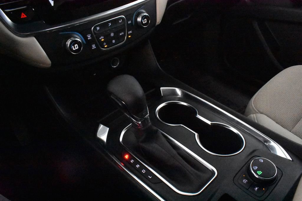 Used 2022 Chevrolet Traverse LS AWD/4WD image 21