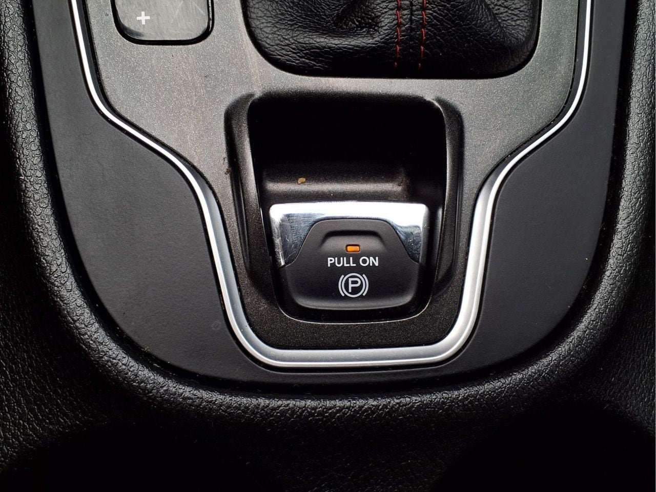 Used 2021 Jeep Cherokee Trailhawk AWD/4WD image 19