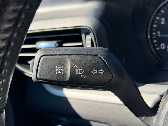 Used 2023 Ford Explorer XLT AWD/4WD image 35