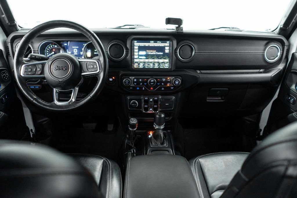 Used 2023 Jeep Wrangler Unlimited Sahara w/ Cold Weather Group AWD/4WD image 8