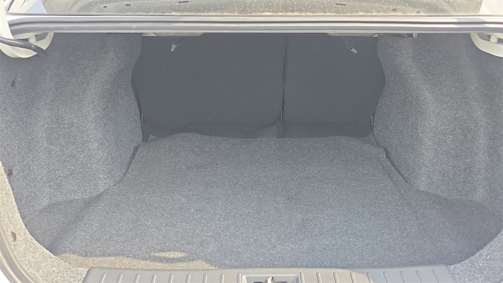 Used 2025 Nissan Versa S w/ S Plus Package image 14