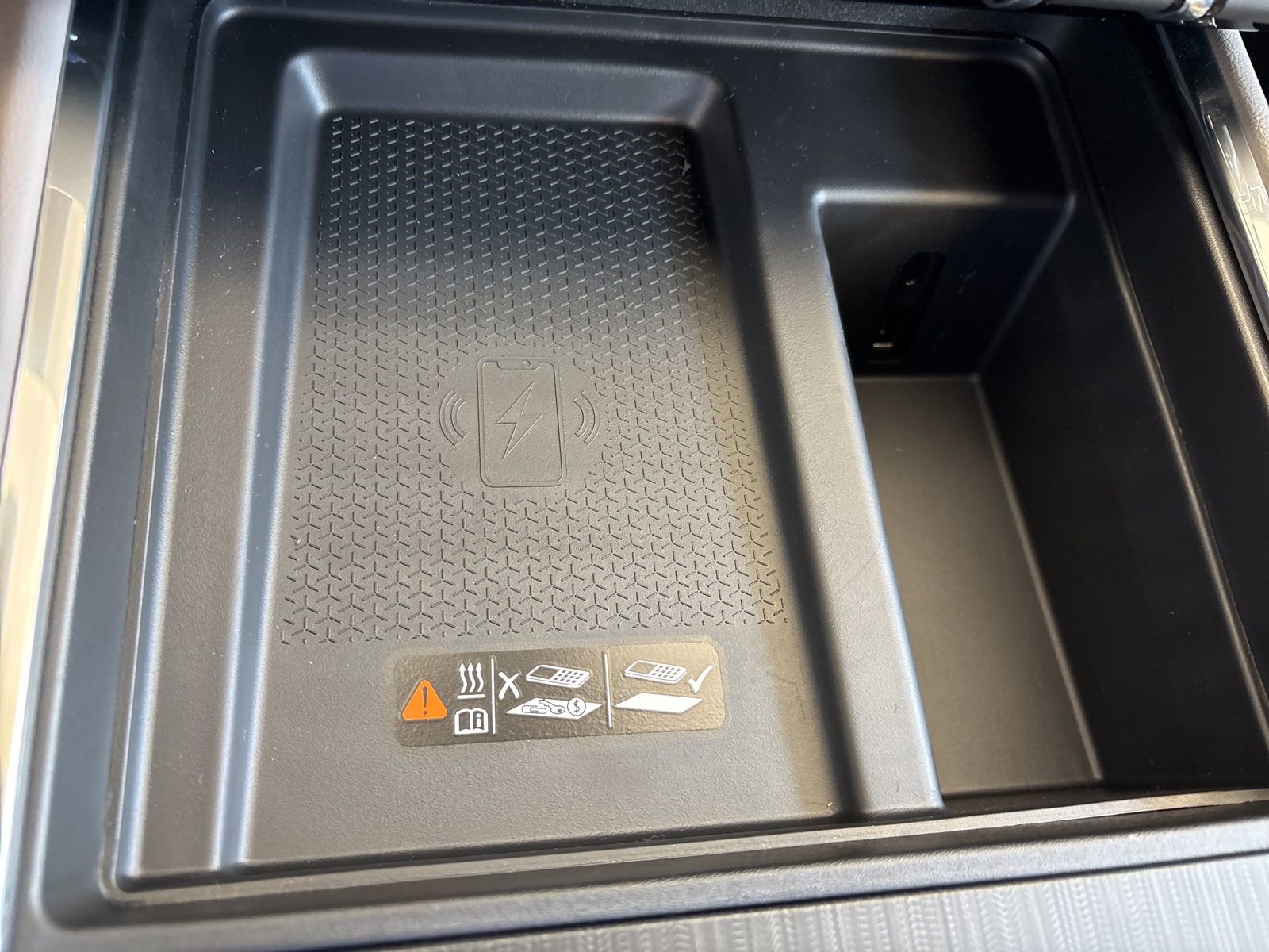 New 2026 GMC Acadia Elevation image 28