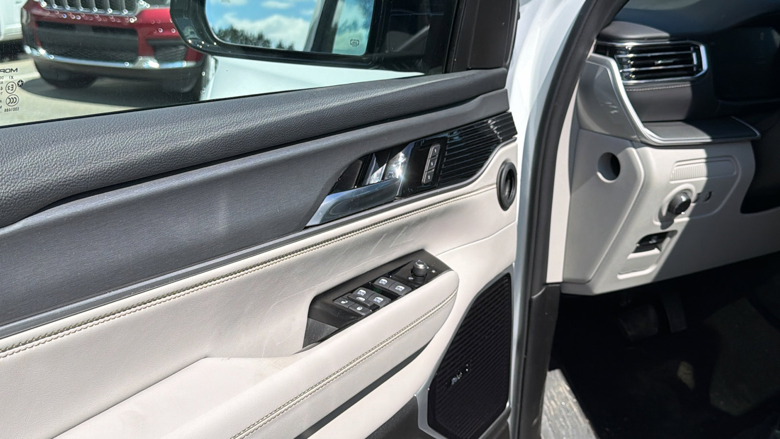 New 2026 Jeep Grand Wagoneer Limited AWD/4WD image 15