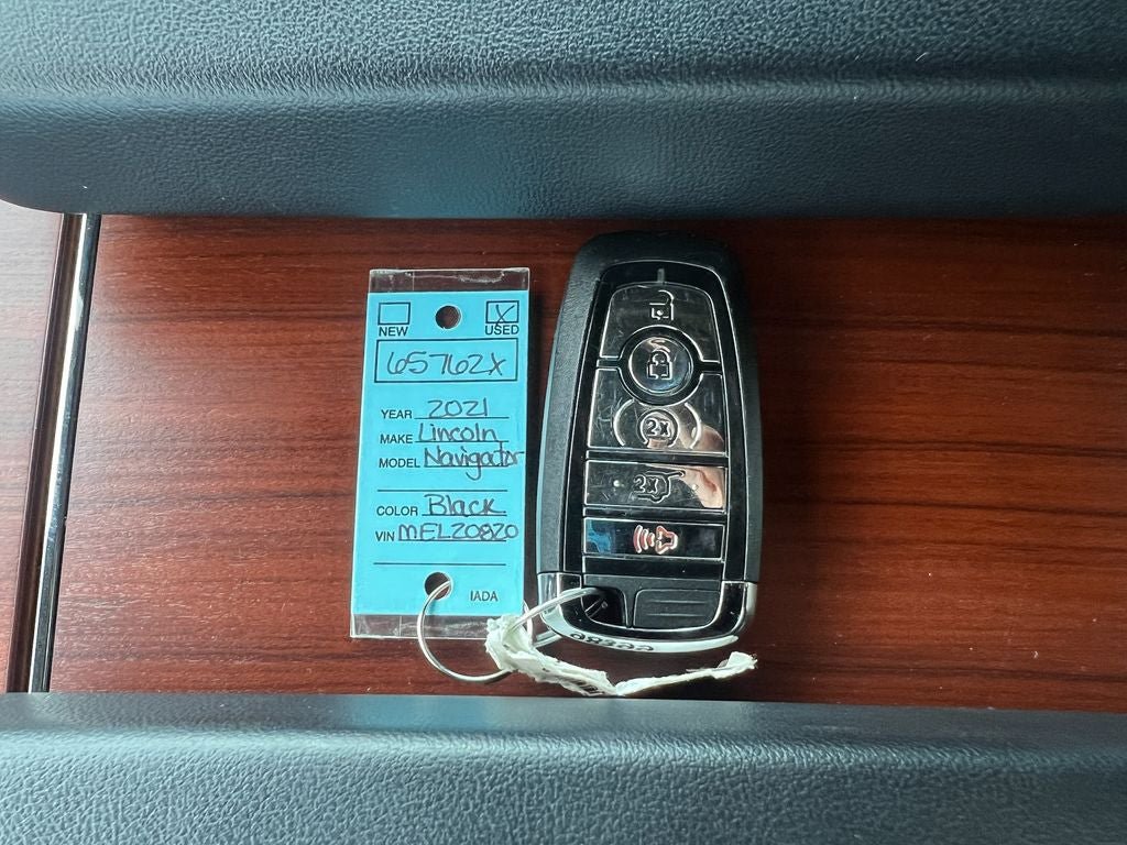 Used 2021 Lincoln Navigator L Reserve AWD/4WD image 36