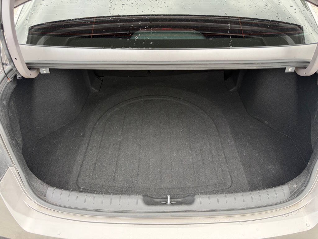 Used 2024 Hyundai Elantra Limited FWD image 26